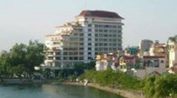 Thi công decal trang trí noel cho khách sạn 3 sao Hanoi Lake View
